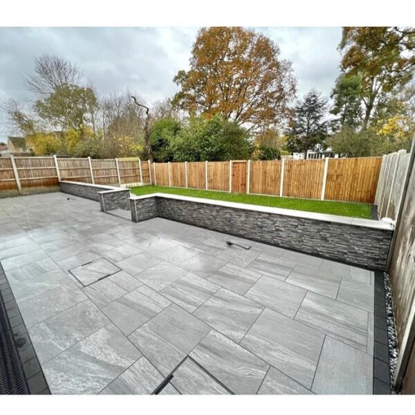 Porcelain patio and cladding wall